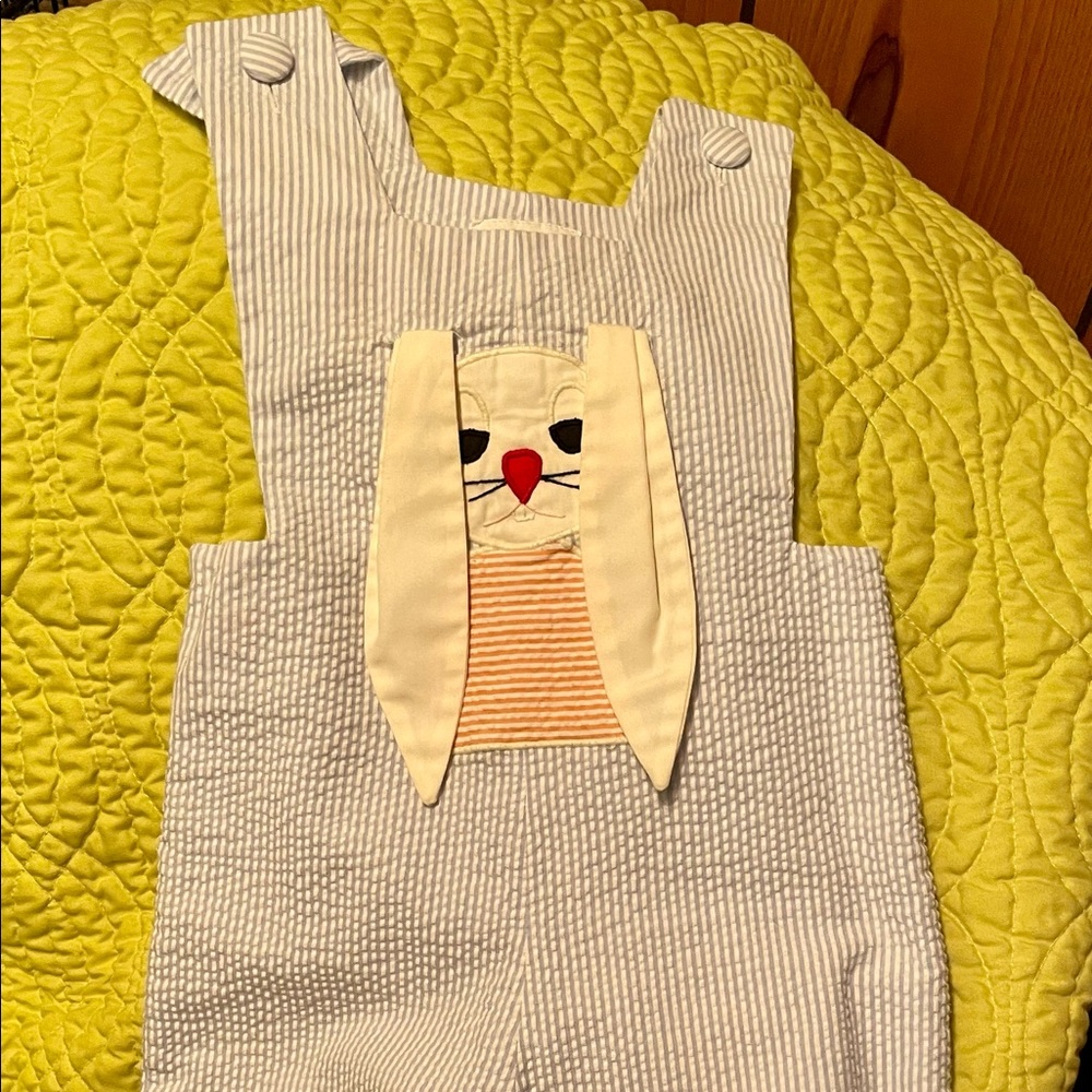 EASTER! Boys’ 2t seersucker longall with applique bunny rabbit